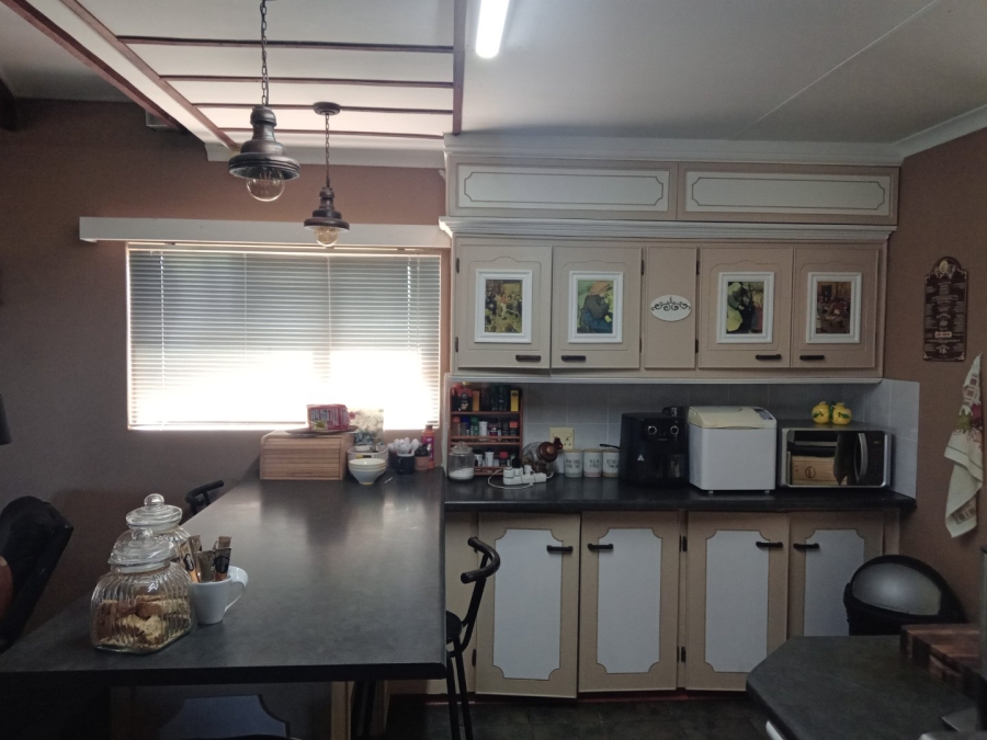 4 Bedroom Property for Sale in Noorsekloof Eastern Cape